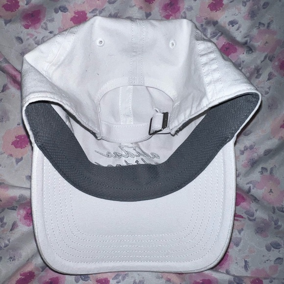 Adidas Aeroready logo Snow White baseball cap hat - Picture 8 of 8